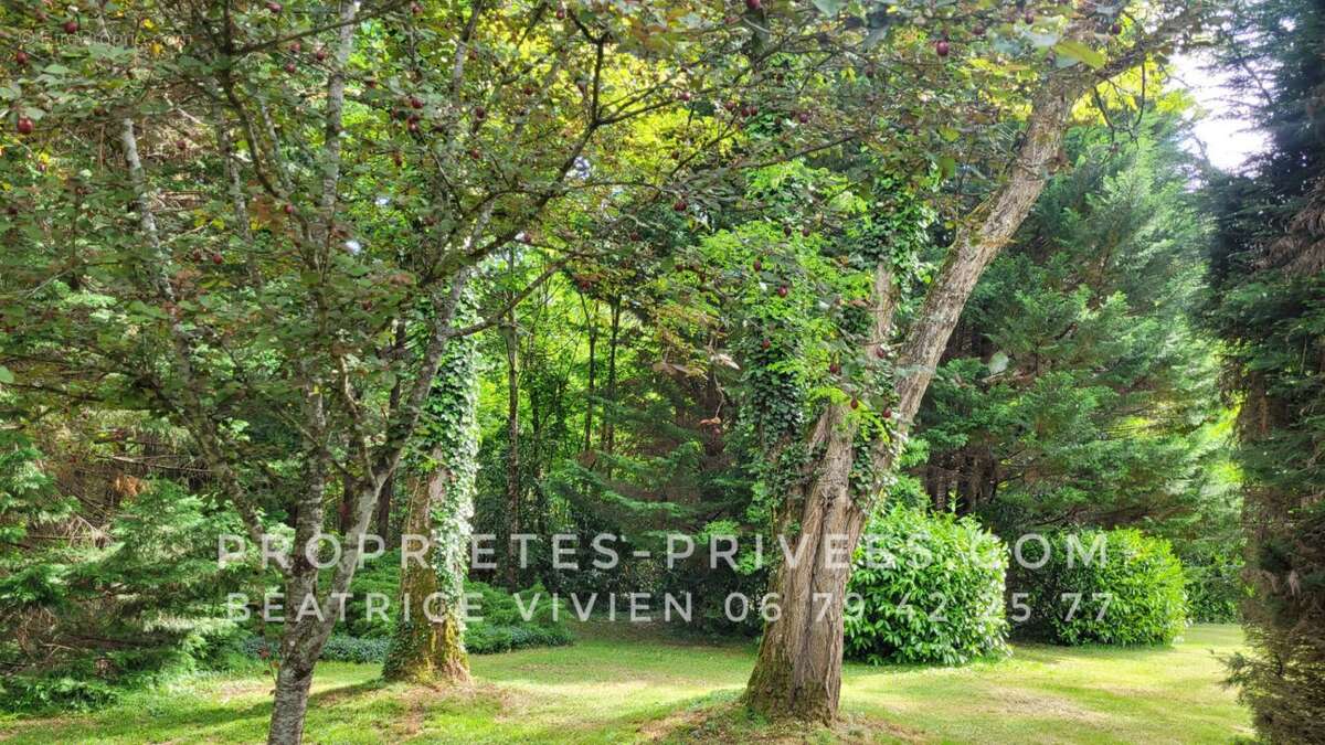 Maison à ROUFFIGNAC-SAINT-CERNIN-DE-REILHAC