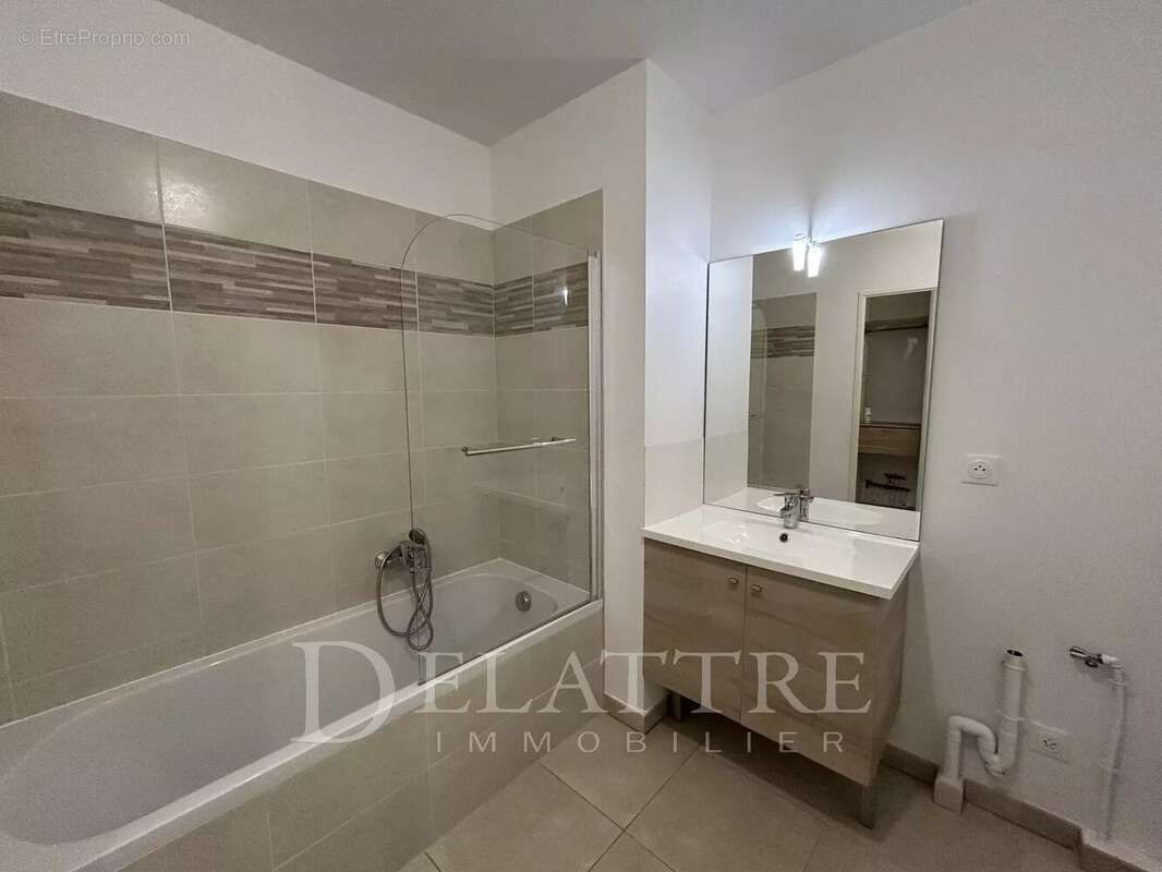 Appartement à ROQUEFORT-LES-PINS