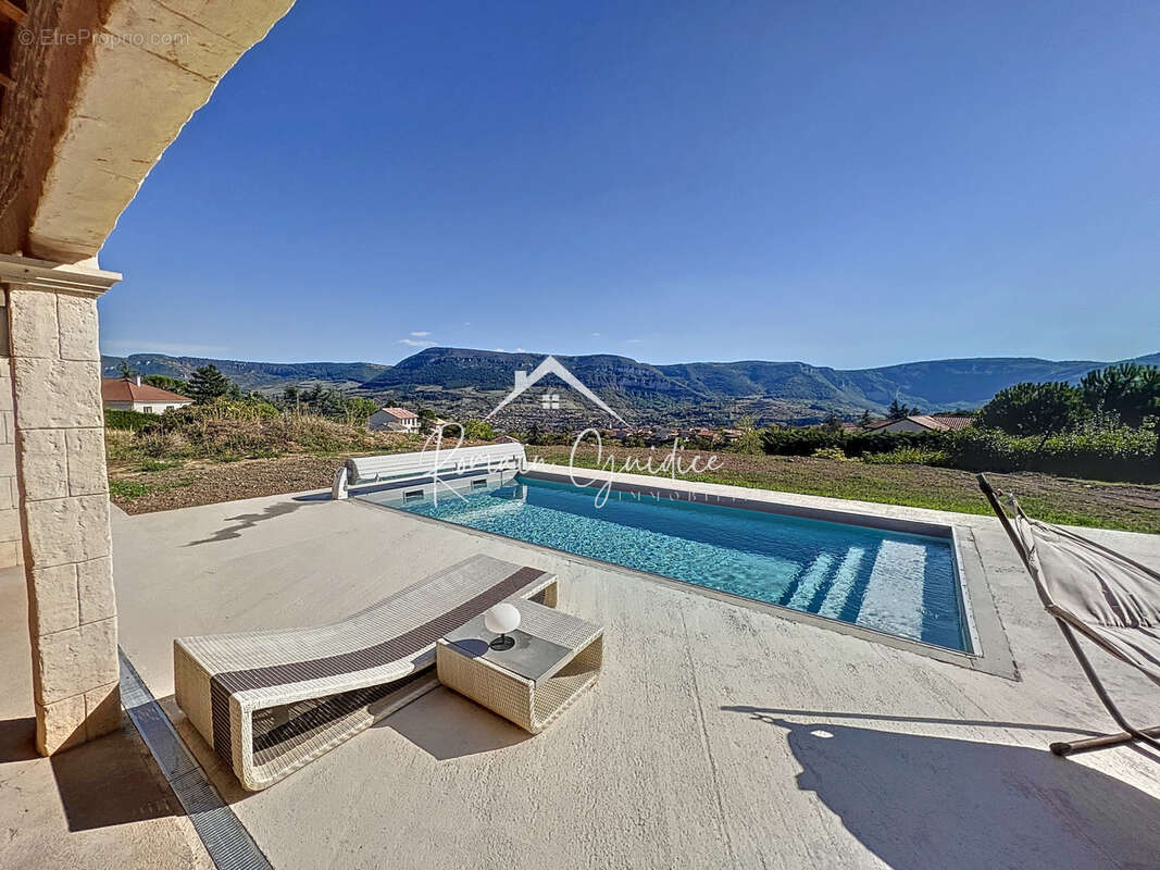 Villa type 6 de 199 m2 sur son terrain de 2122 m2 - photo 6