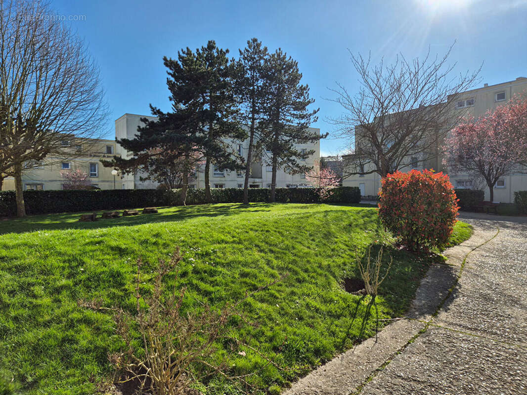 Appartement à MONTIGNY-LE-BRETONNEUX