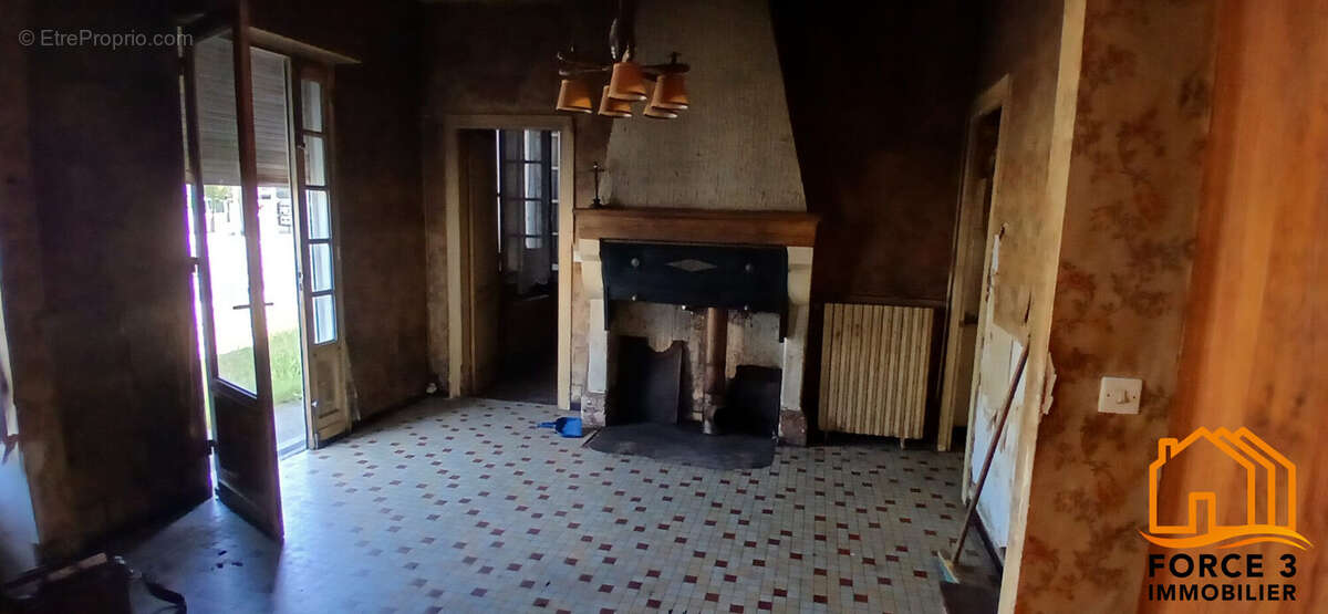 Maison à SAINT-JULIEN-EN-BORN