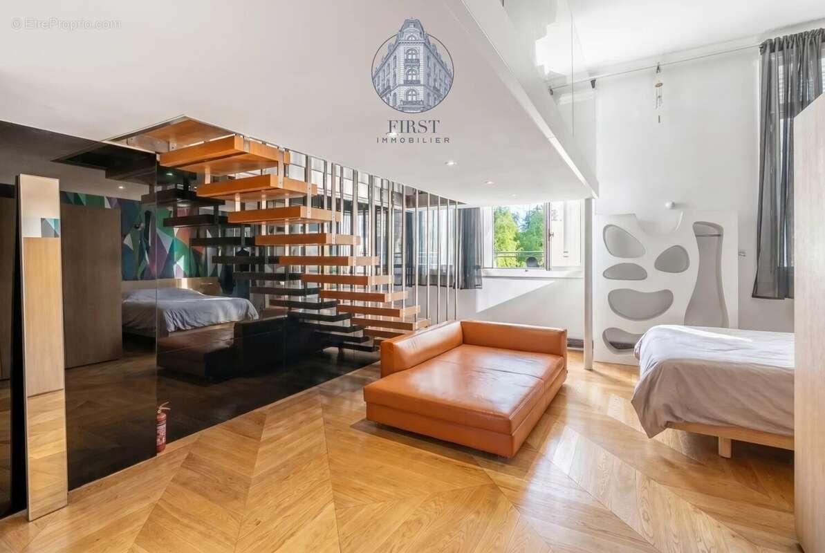 Appartement à PARIS-8E