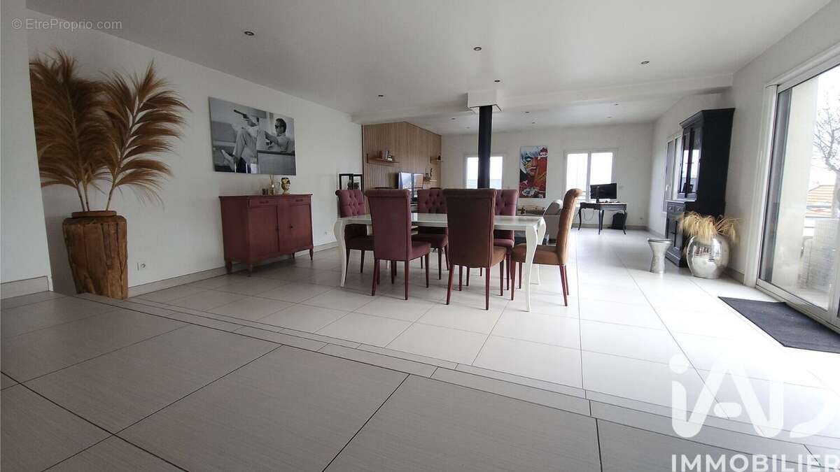 Photo 2 - Maison à CHENNEVIERES-SUR-MARNE