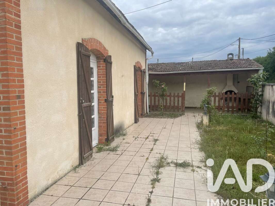 Photo 3 - Maison à LURCY-LEVIS