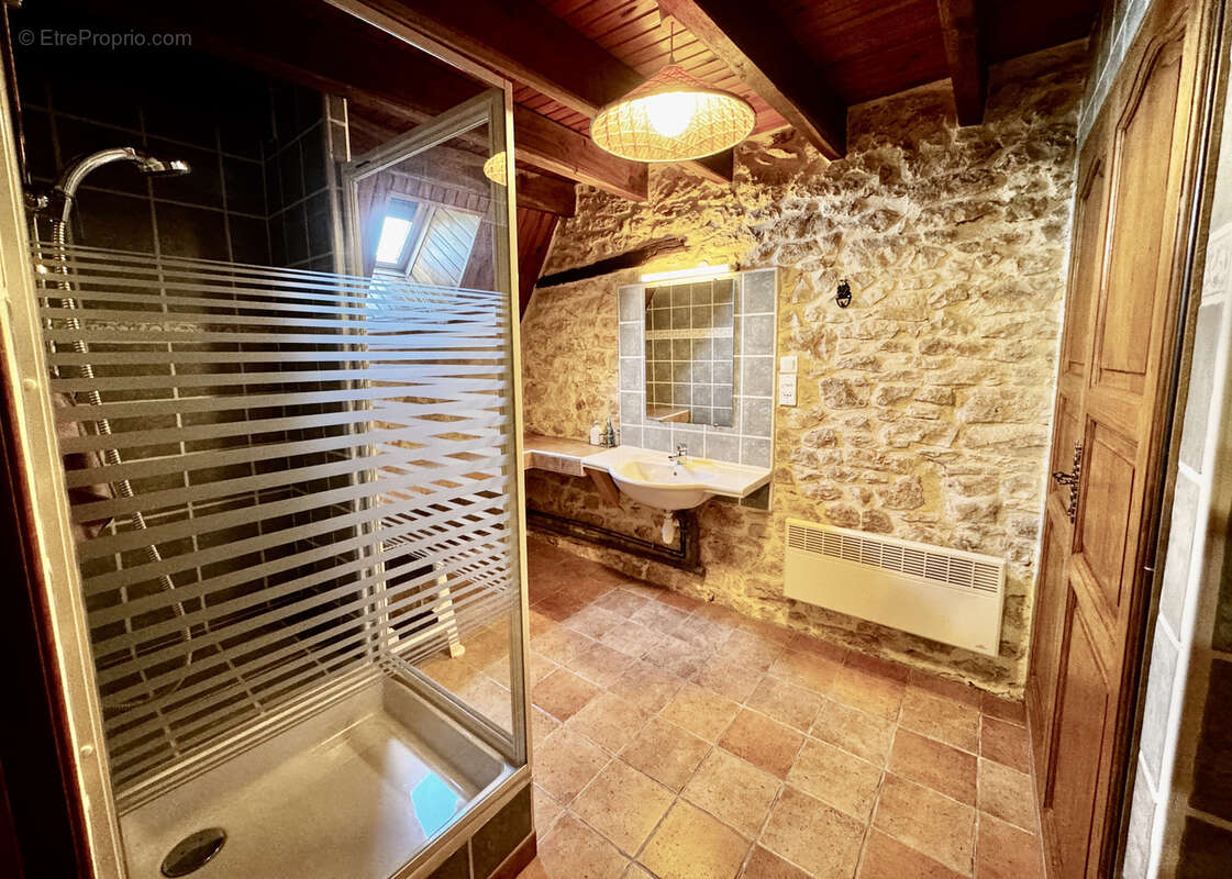 Maison à REILHAGUET