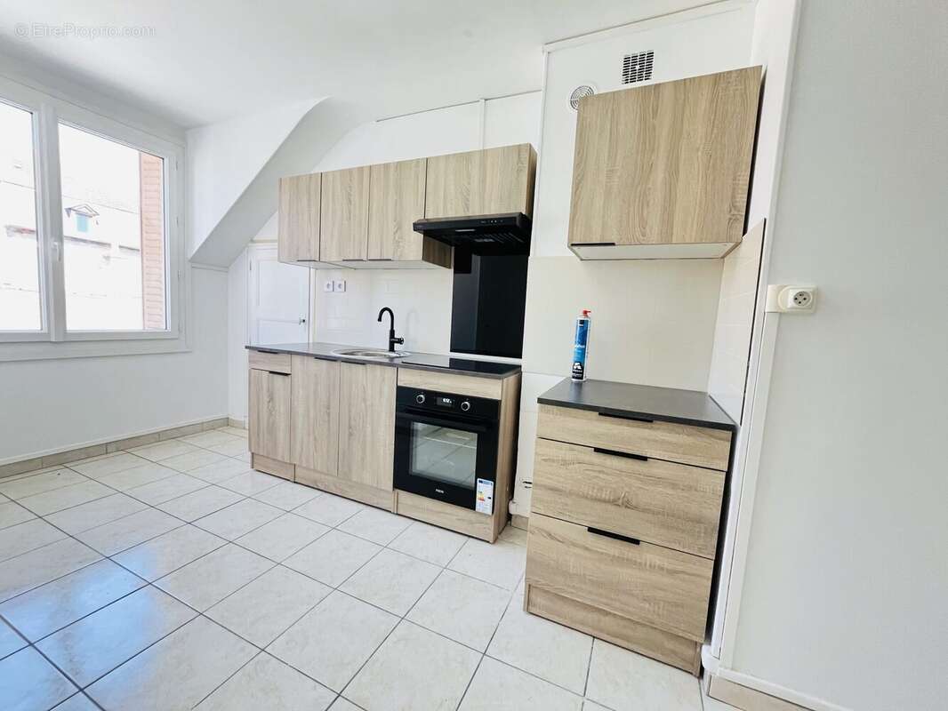 Appartement 253 m² à Neris-Les-Bains  - photo 2