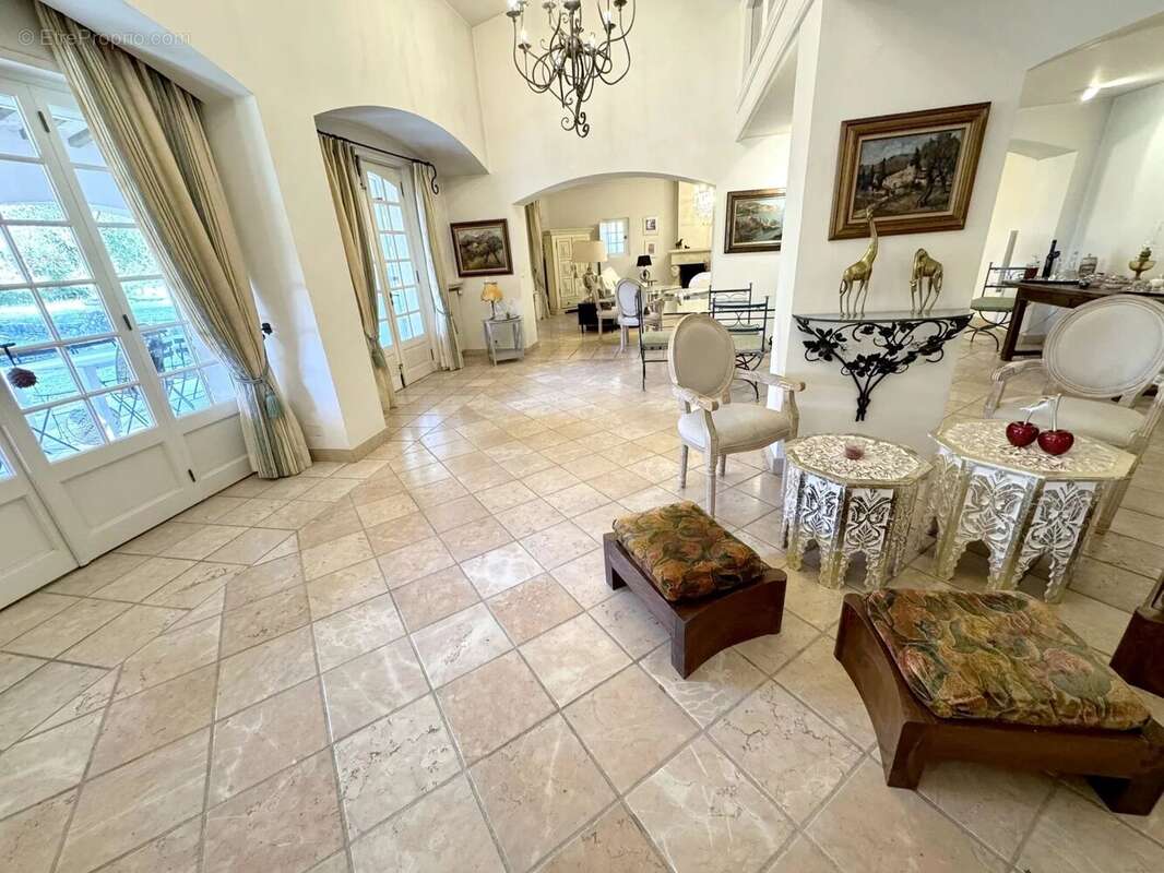 37mn cannes à speracedes vente villa individuelle sur terrain plat avec piscine - photo 8
