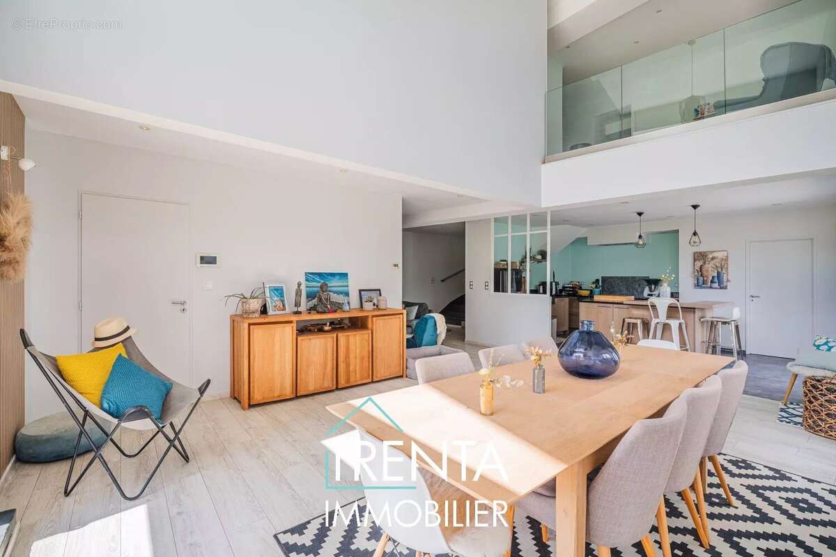 Maison à SAINT-ETIENNE-DE-CROSSEY