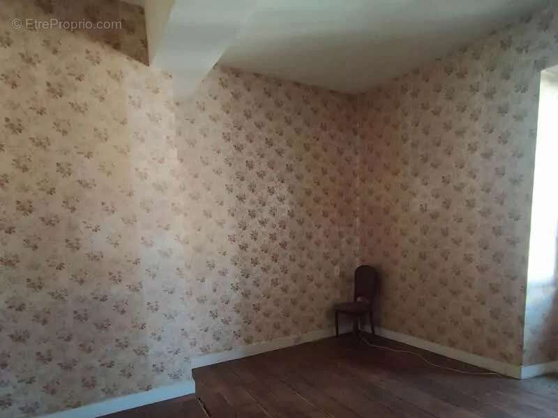 Maison à LA TOUR-BLANCHE