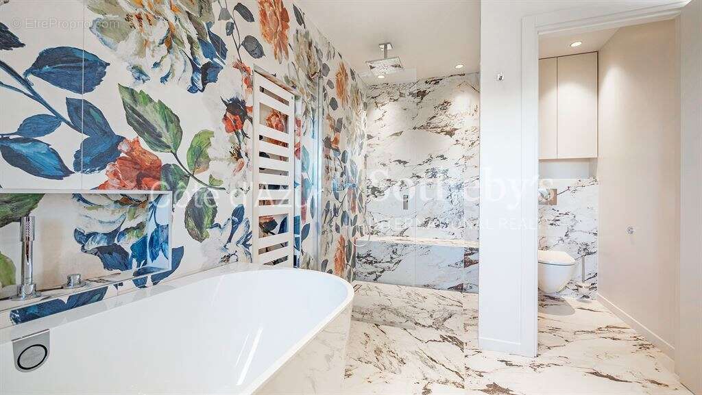 Villa contemporaine d'exception à vendre à Sainte-Maxime: 440 m², 5 chambres, proche plage et centre - photo 9