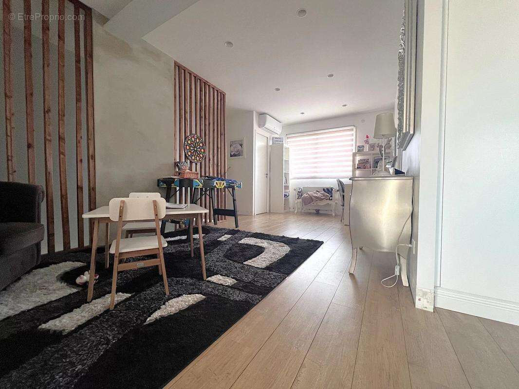 Maison à LES CLAYES-SOUS-BOIS