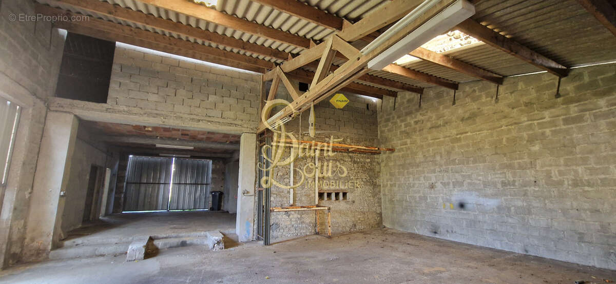 Parking à MARIGNY-MARMANDE