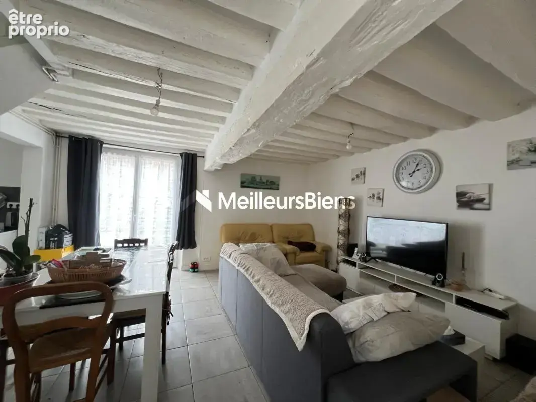 Ensemble immobilier - 134 m² composé d'une maison louée (T4) et d'une maison libre (T2) + grange et garages - photo 2