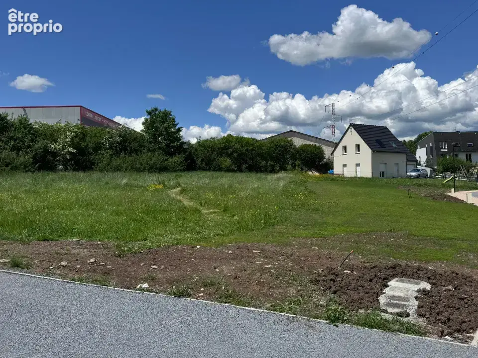 Terrain 746 m² à Aurillac  - photo 2