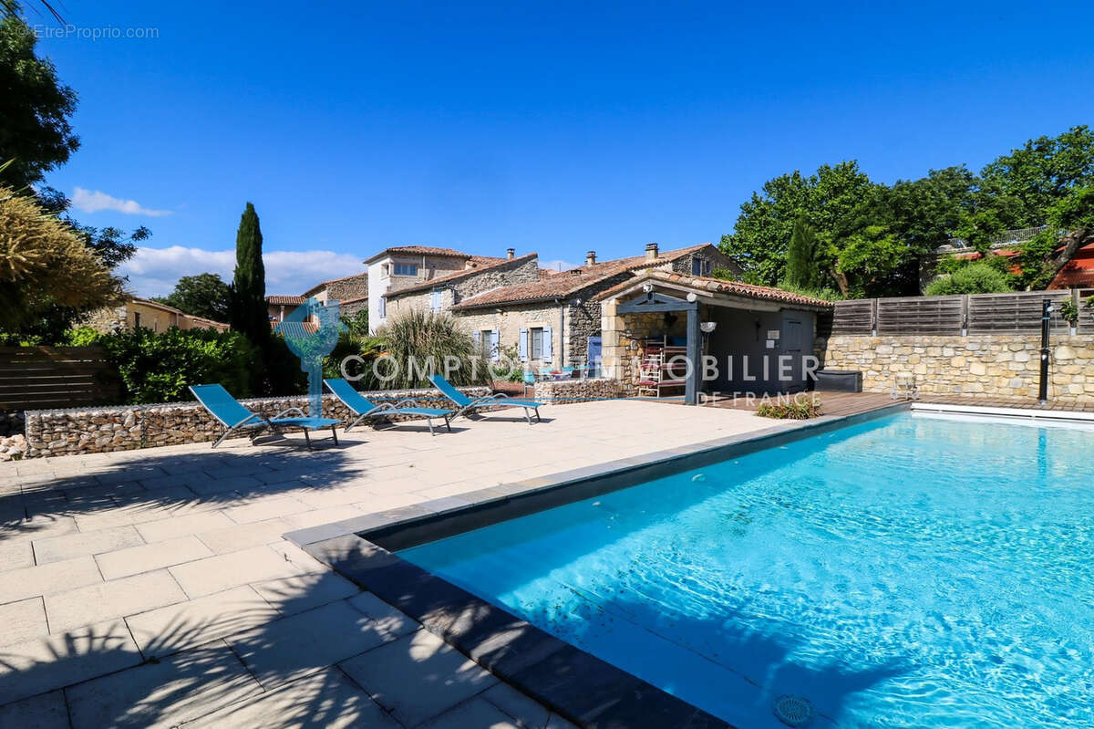 Mas P12 avec gîtes et piscine proche Lussan - photo 2