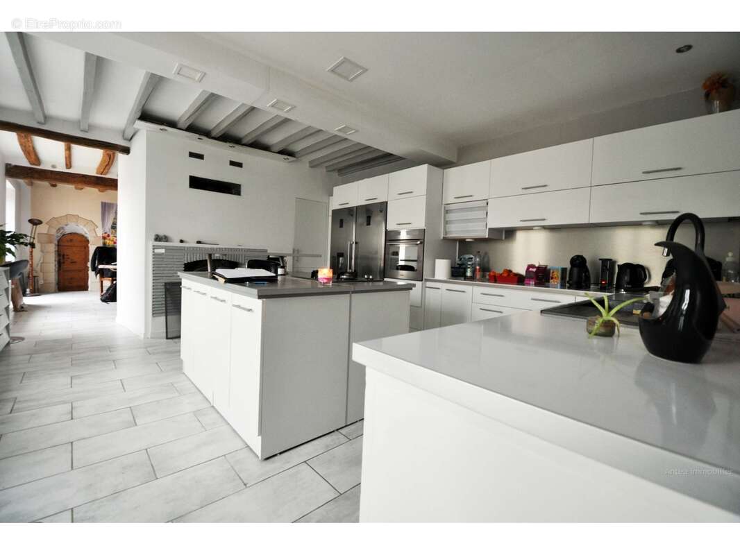 Maison à LE PAVILLON-SAINTE-JULIE