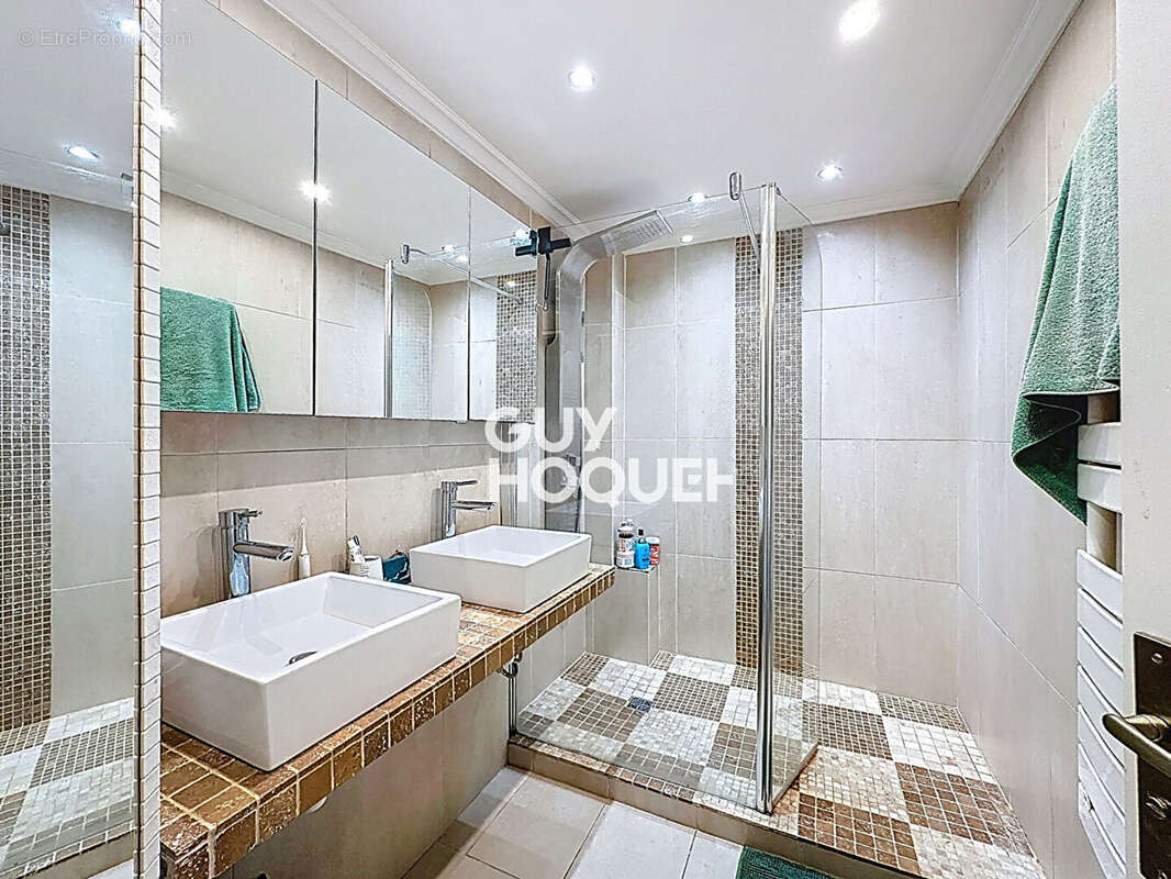 Appartement à PEGOMAS