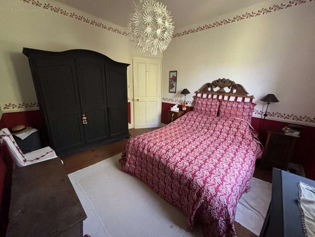 Belle demeure sur 2 248m² de jardin constructible - photo 8