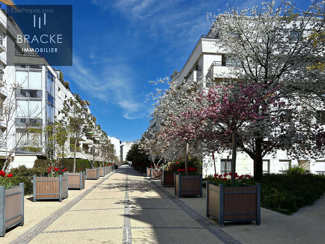 Appartement à COURBEVOIE