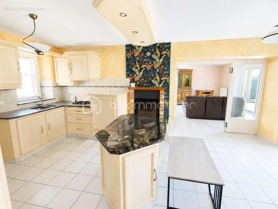 Maison en pierre de 138 m2 exposée plein Sud - photo 6
