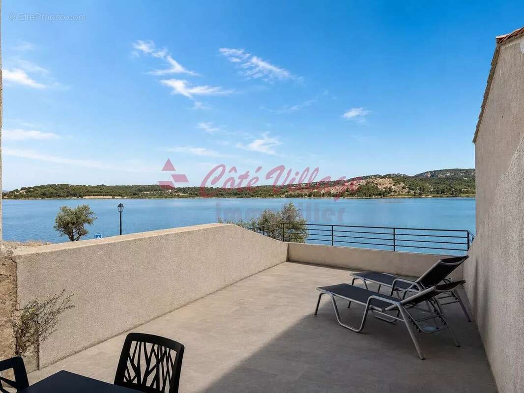 Gruissan – maison de village avec terrasse panoramique sur l'étang et grand garage - photo 2