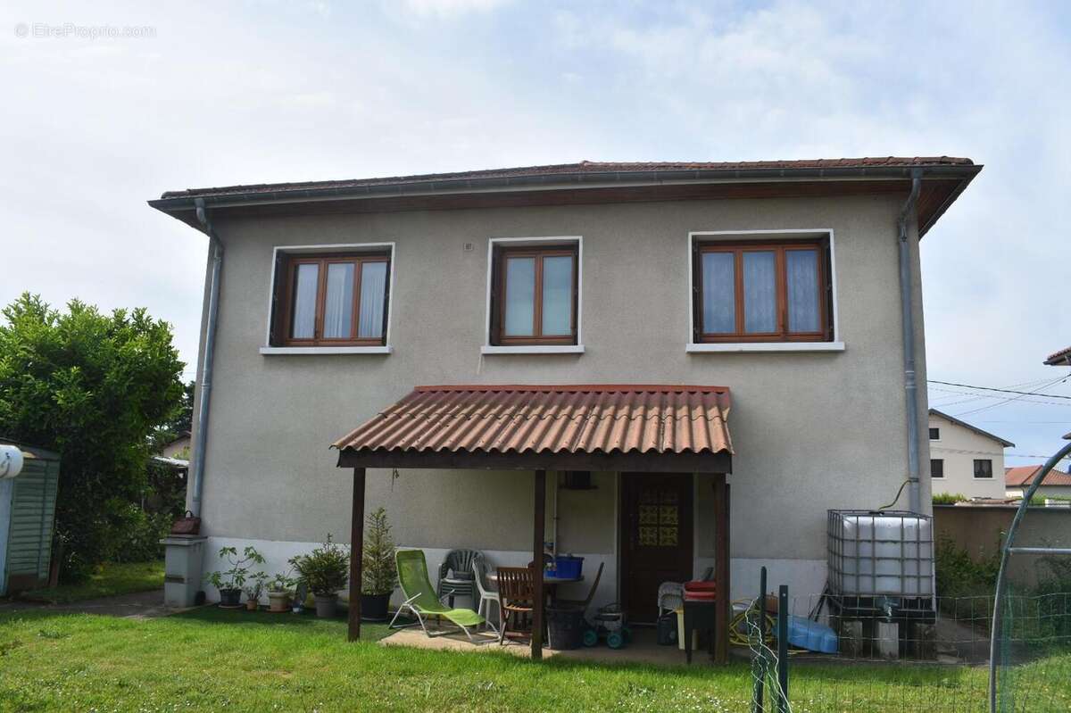 Maison à MEYZIEU