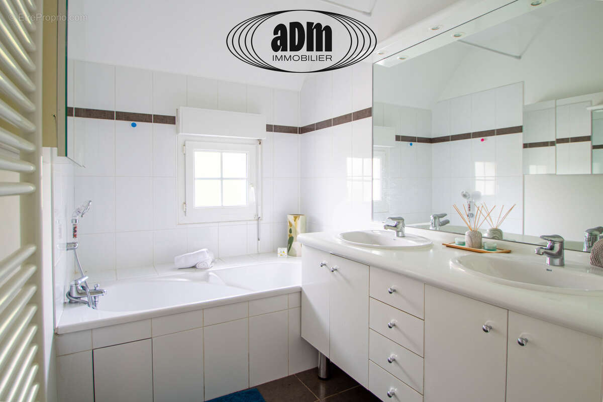 Maison à BAILLY-ROMAINVILLIERS