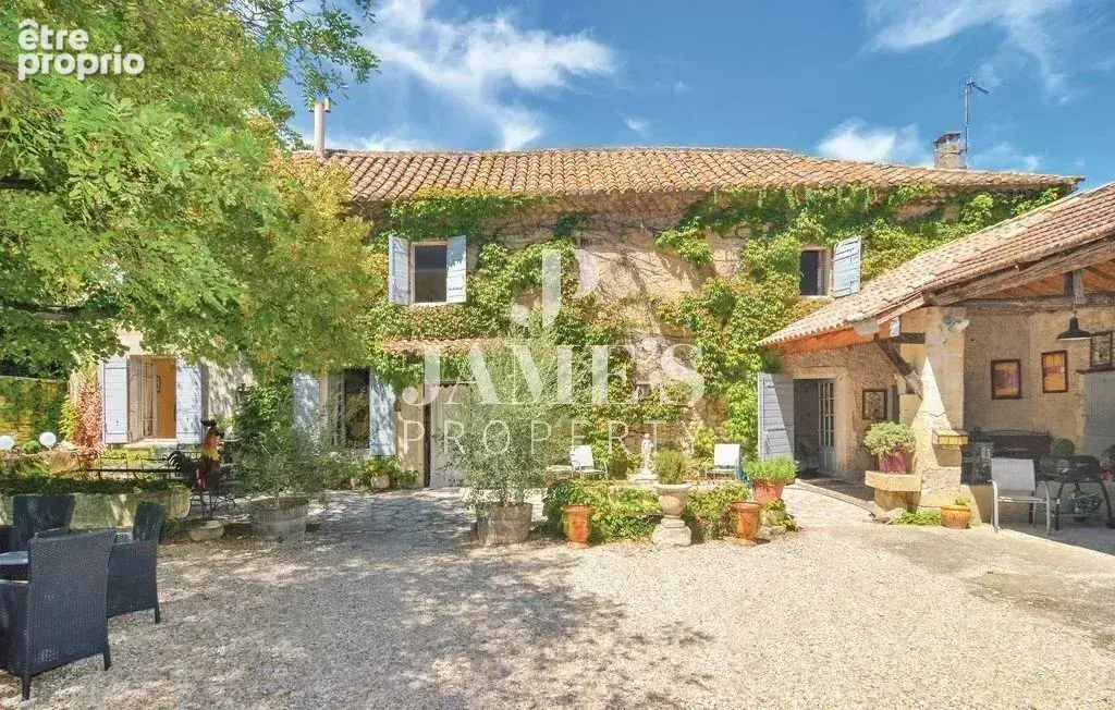 Maison 5 pièces 105 m² à vendre à Mas-Blanc-Des-Alpilles (13103) - photo 2