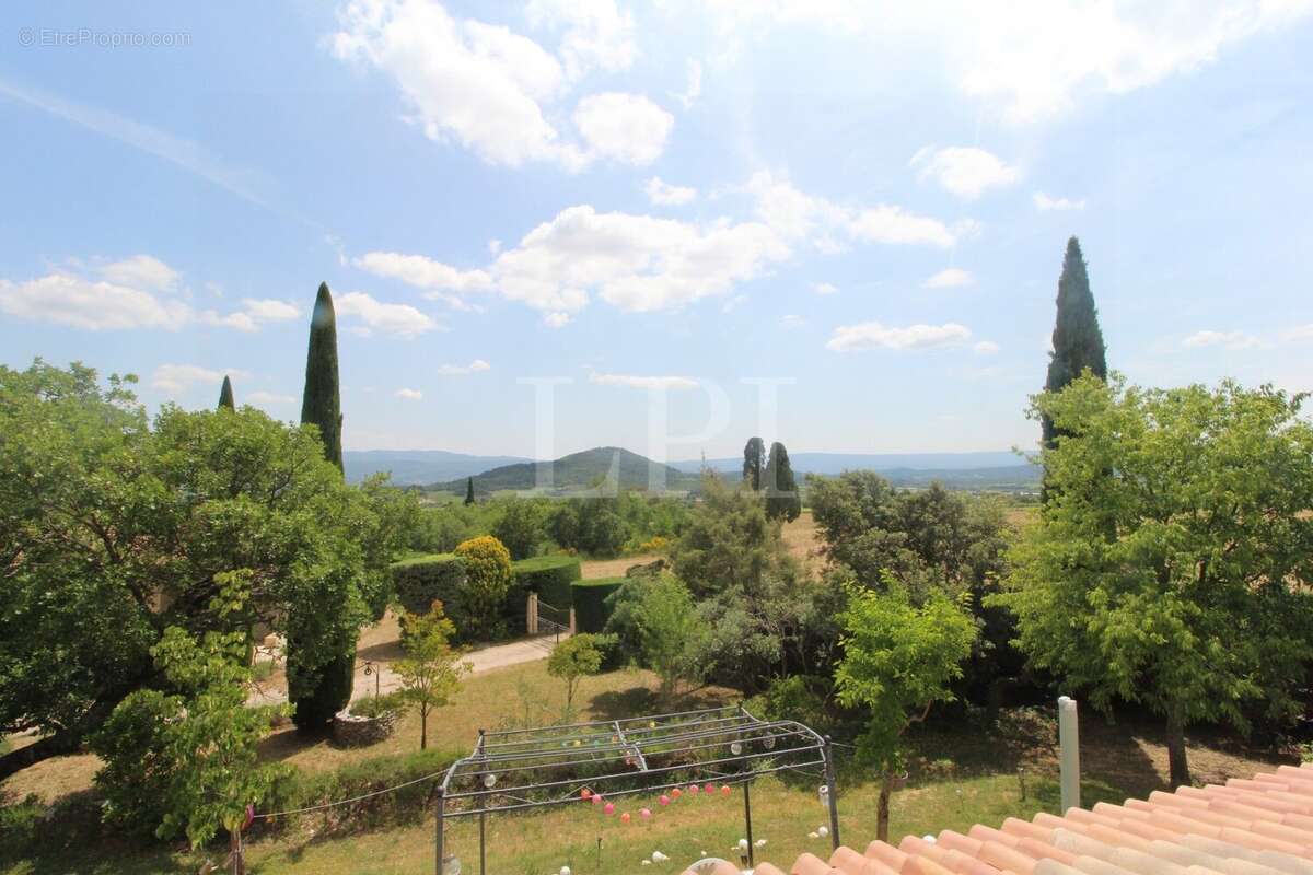 Maison à SAINT-SATURNIN-LES-APT