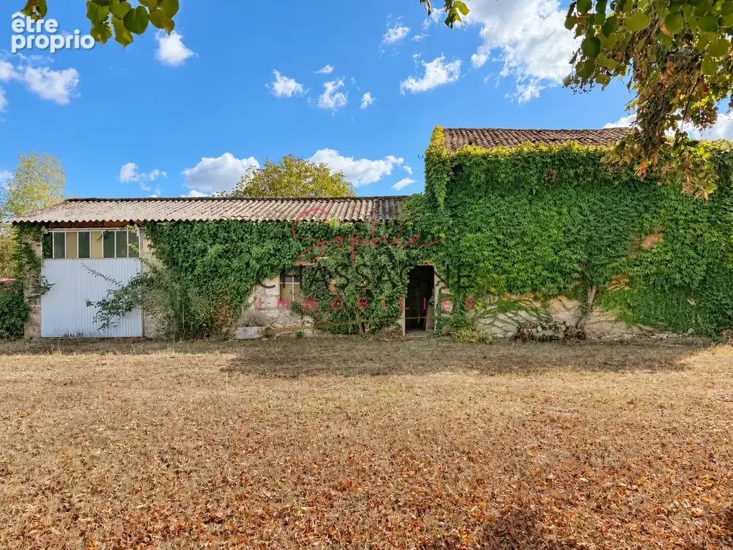 Maison en pierre avec deux logements et de nombreuses dépendances sur 274 m2 de terrain - photo 15