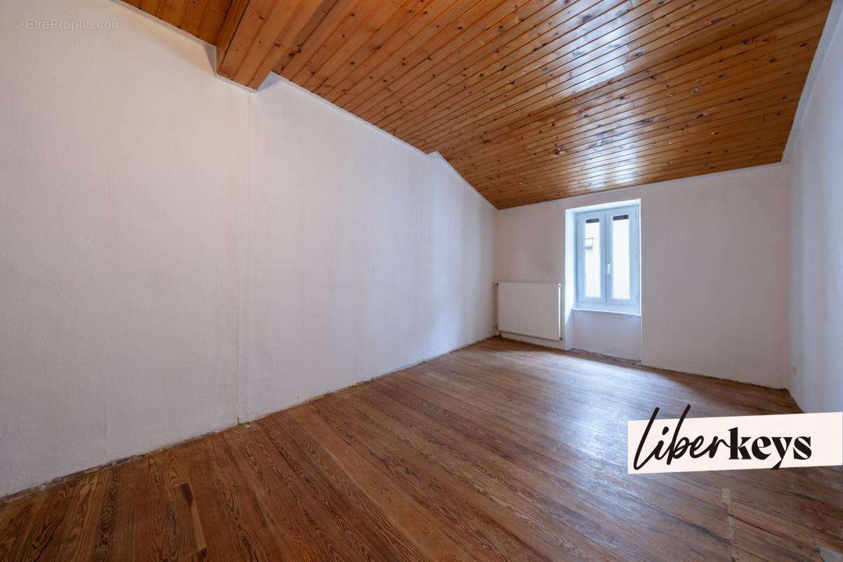 Maison à LABASTIDE-D&#039;ANJOU