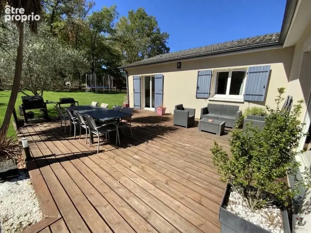 Maison de plain pied 4 chambres - Parc arboré 3175 m2 clos - SECTEUR LA FORCE - photo 3