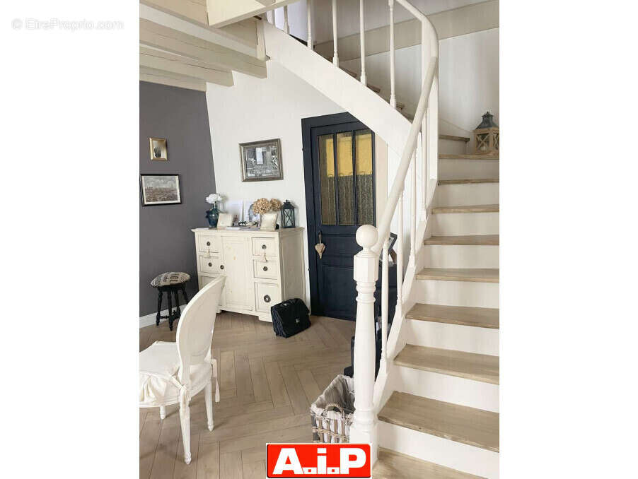 Maison à LOGE-FOUGEREUSE