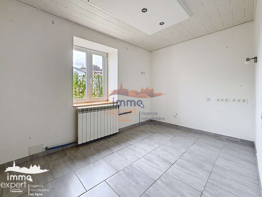 Maison de village à conforter, 7 pièces, 198 m2 - photo 6