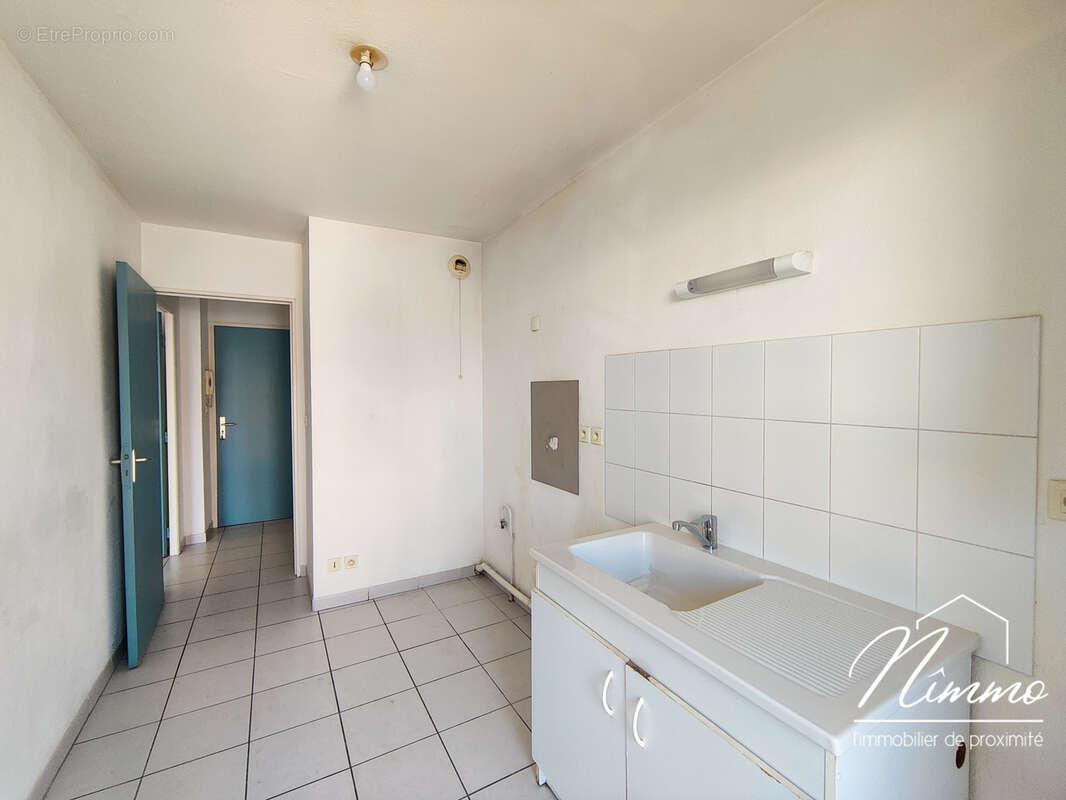 Exclusivite nimes dalzon appartement t2 terrasse parking ascenseur - photo 4