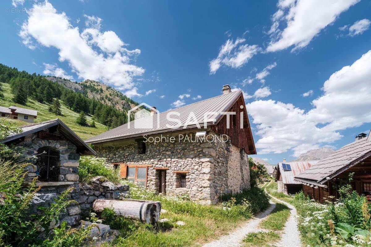 Photo 1 - Maison à LA SALLE-LES-ALPES
