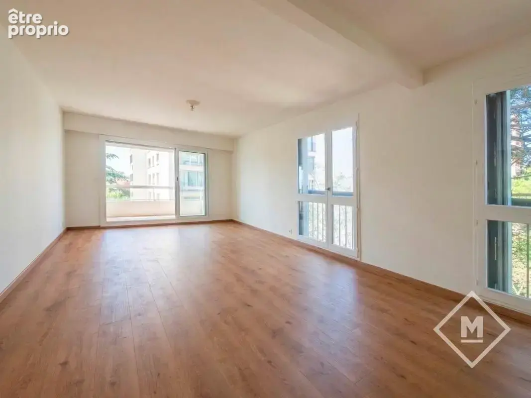 Appartement T4 de 91m² au 3ème étage à Marseille Saint Loup - Calme et Lumineux - photo 3