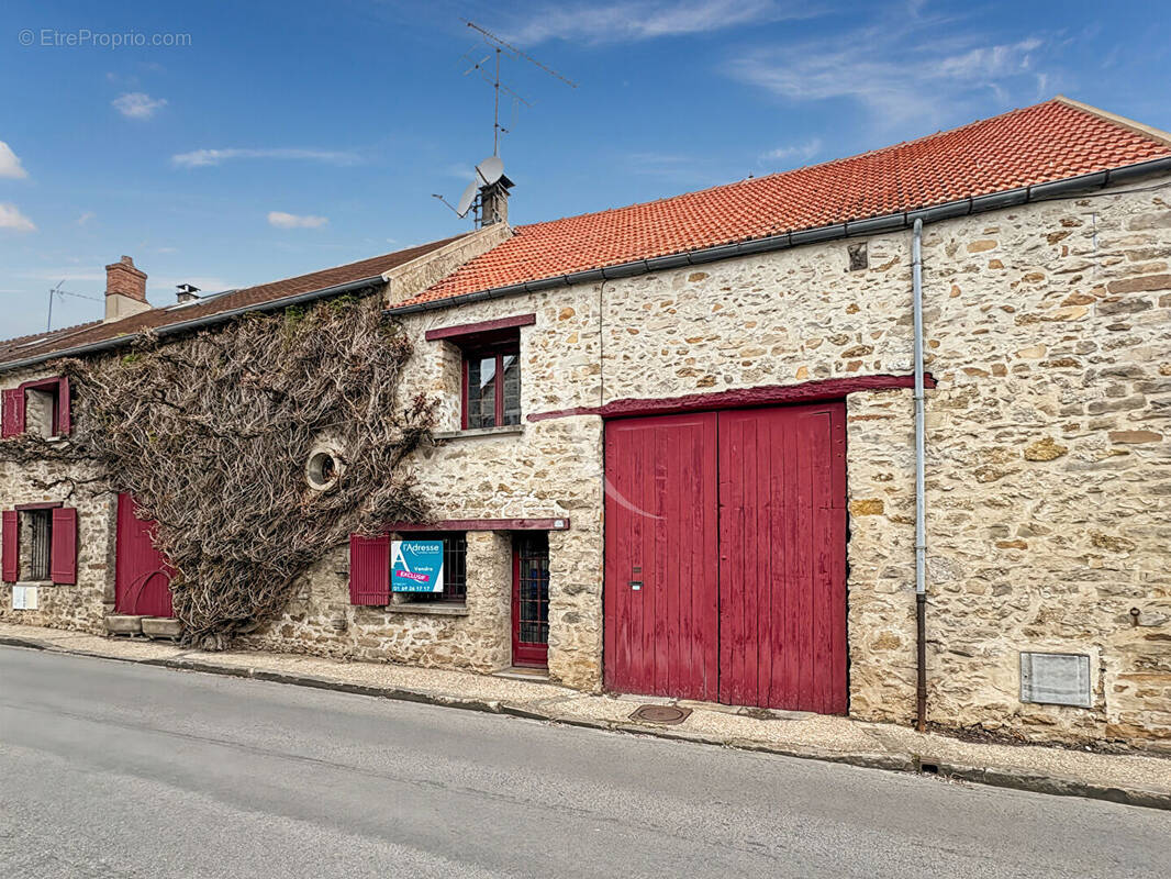 Maison à JANVILLE-SUR-JUINE