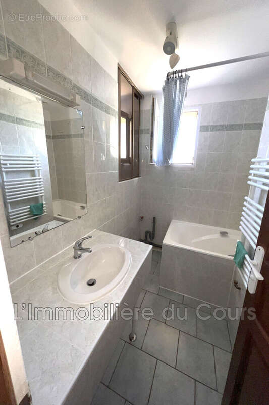 Appartement à PORT-DE-BOUC