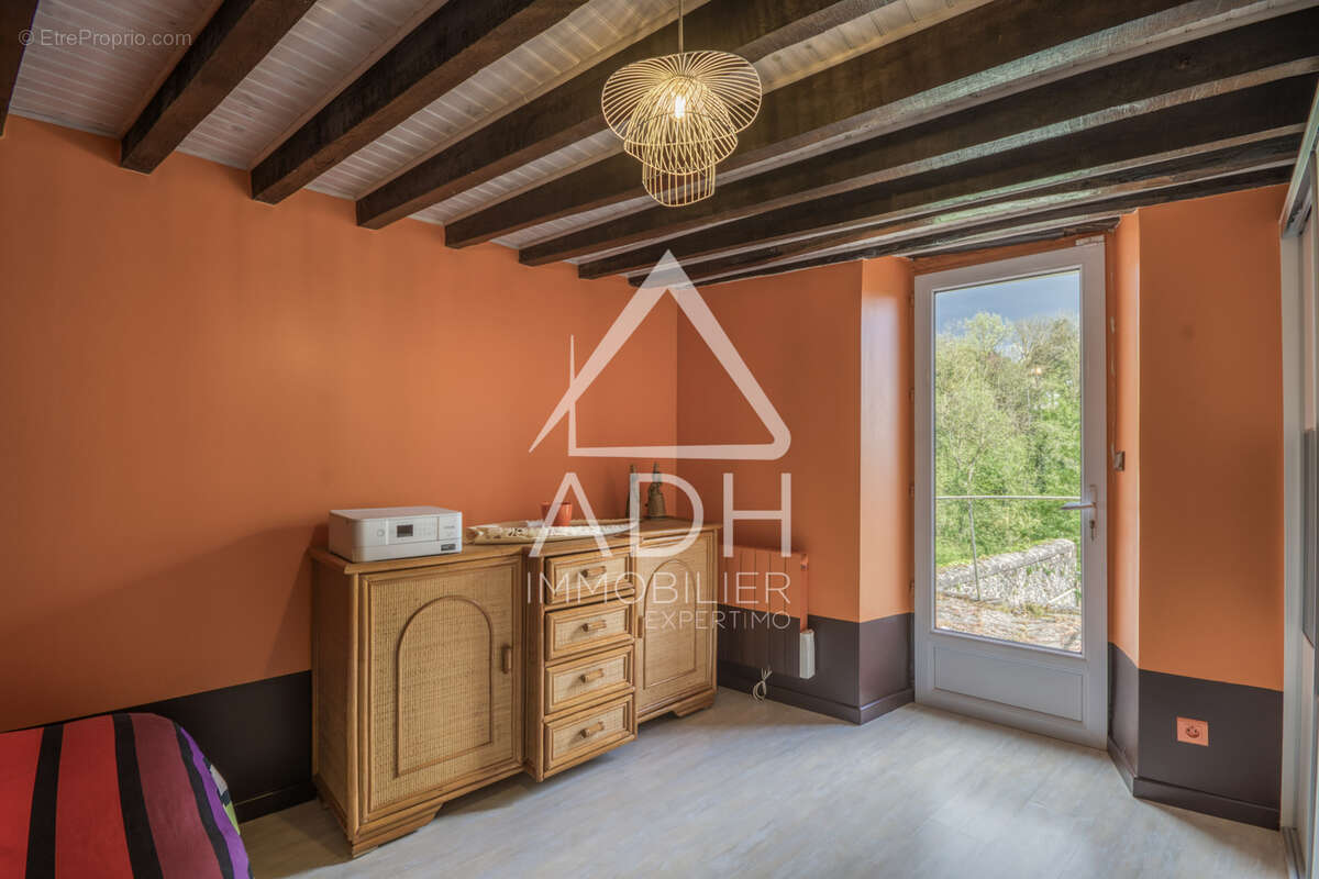 Appartement à NEAUPHLE-LE-CHATEAU