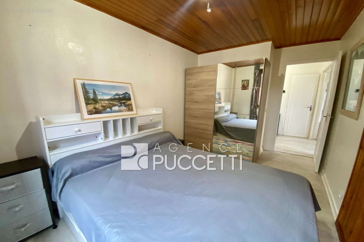 Appartement à GREOLIERES