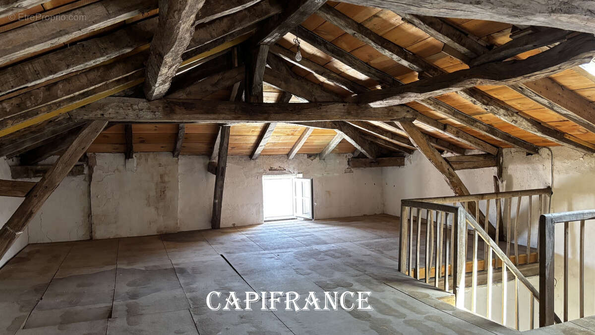 Maison bourgeoise avec charme et cachet - 5 pièces - 135 m² -  PORT D'ENVAUX (17) - 365.800 € - photo 18