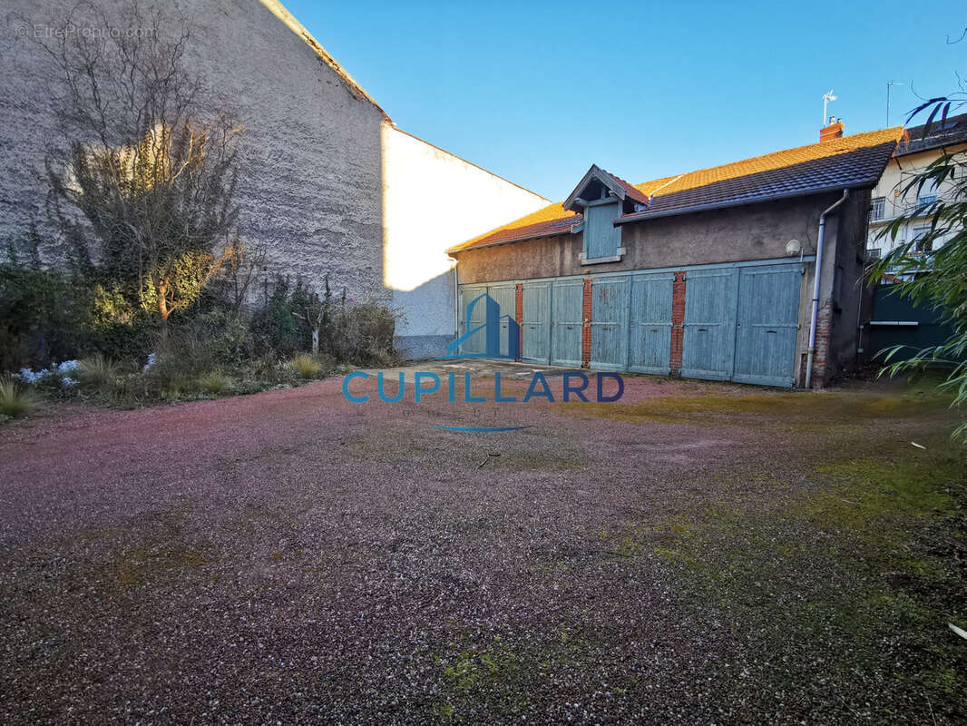 Appartement de caractère avec garage en hyper-centre de Roanne - photo 18