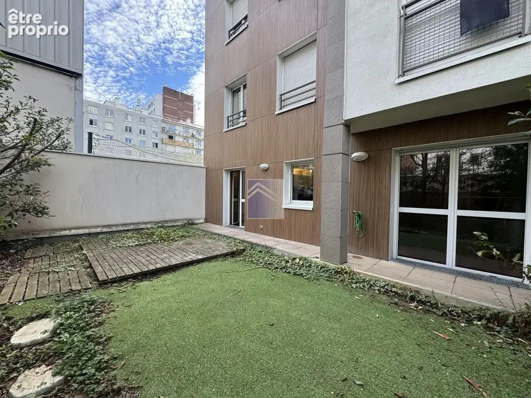 Courbevoie - RDJ - 2 pièces - 55.7m2 - Jardin 49m2- calme absolu ! Cave et Parking - photo 6