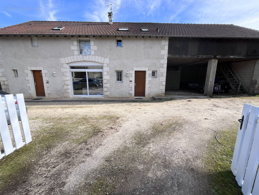 Appartement à SARLIAC-SUR-L'ISLE