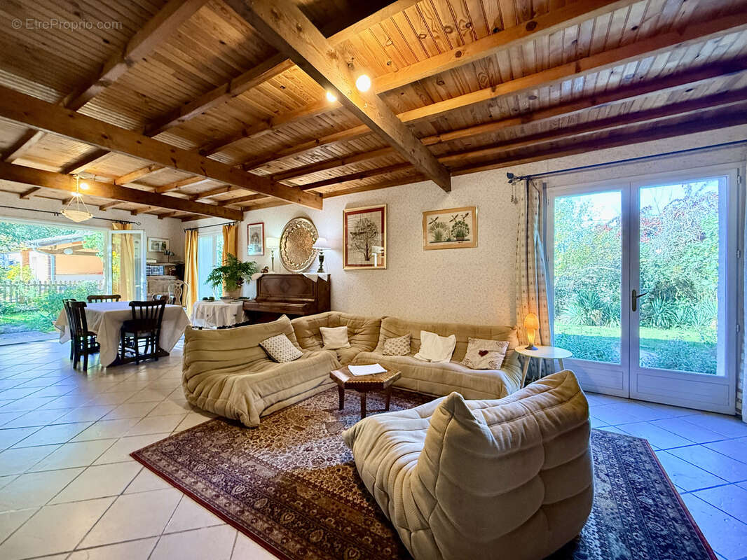 Maison à MONDONVILLE