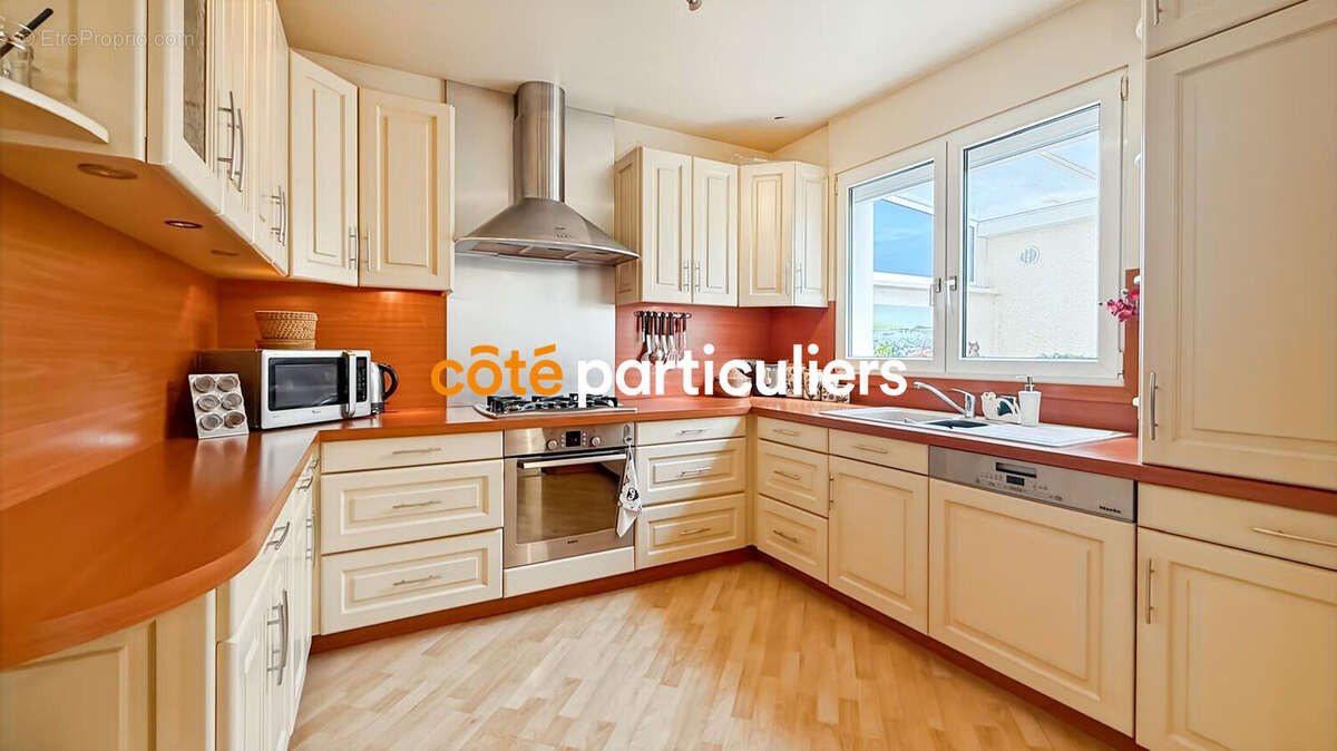 Maison à COMBS-LA-VILLE