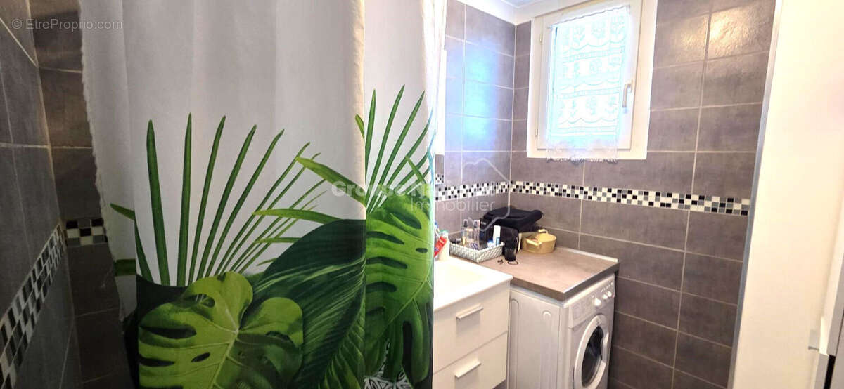 Appartement à CARRY-LE-ROUET