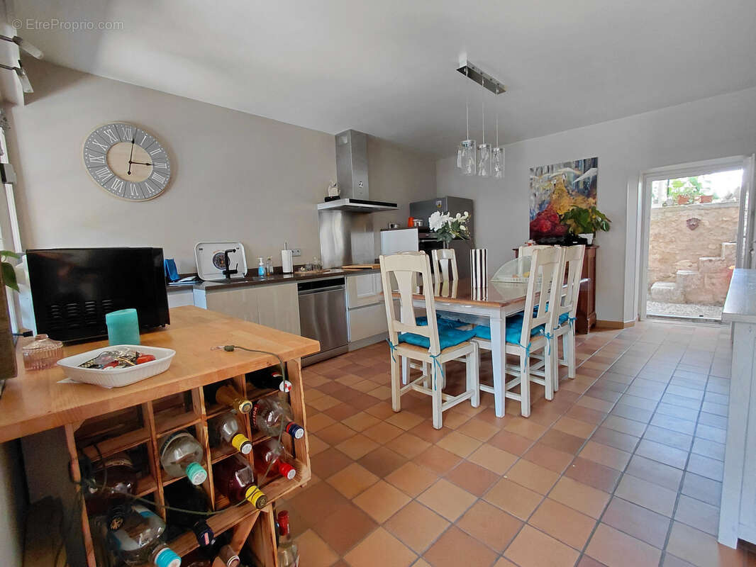 Proche du Château, Maison en pierre à Château l'Evêque - photo 12