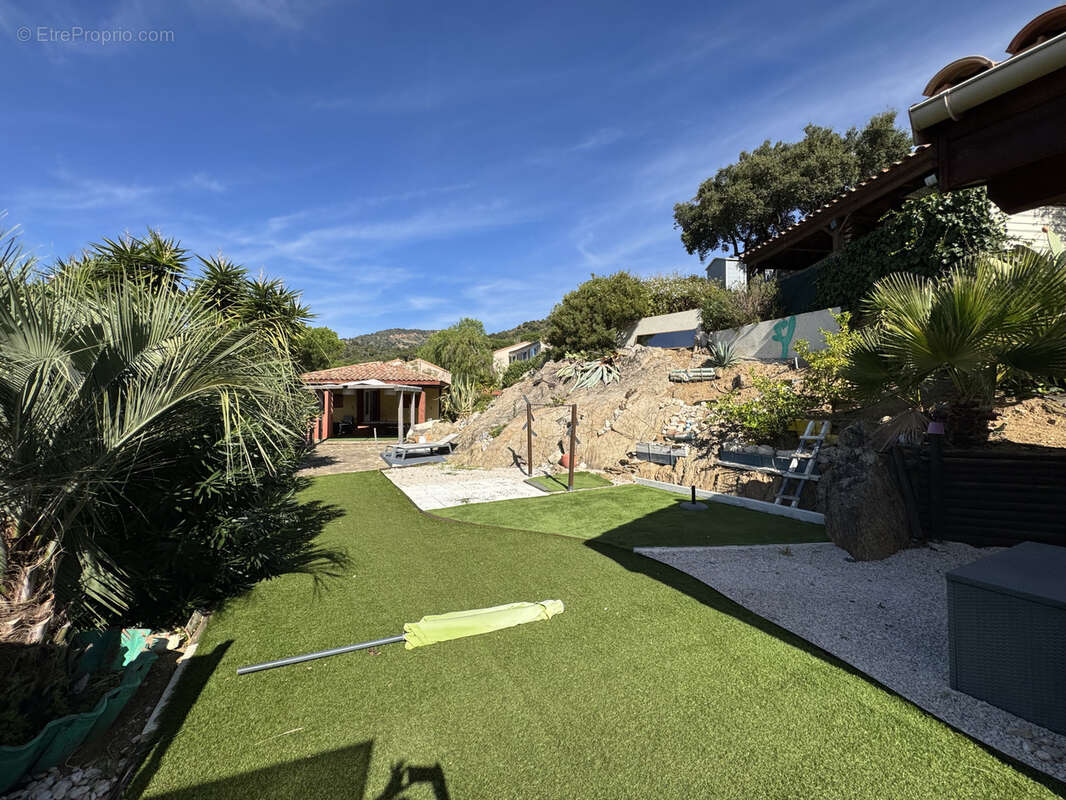 Maison à BORMES-LES-MIMOSAS